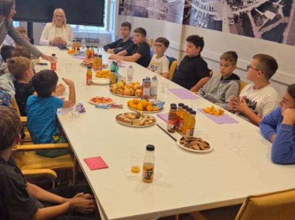 Mali vijećnici u posjetu gradonačelnici